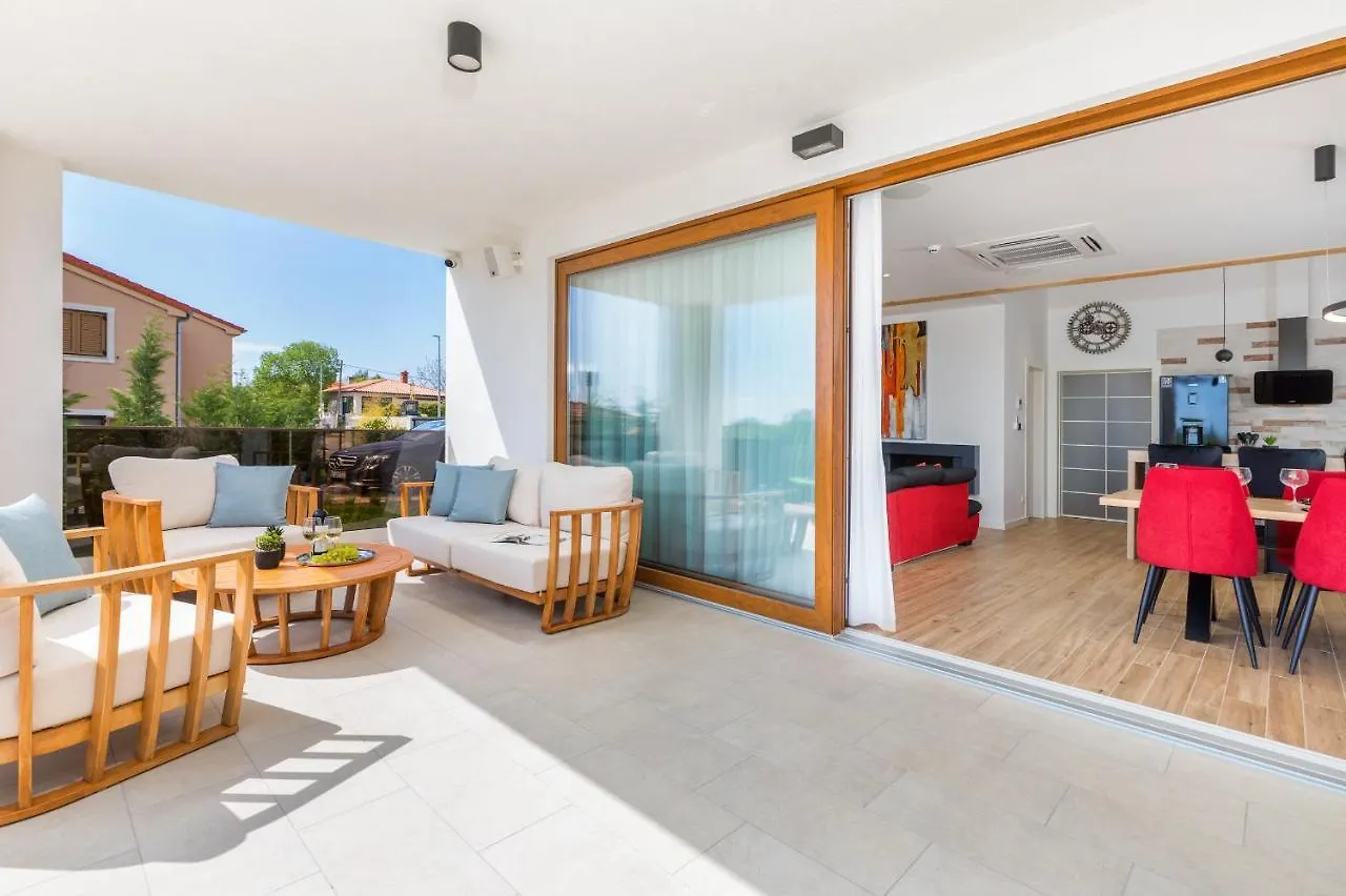 Villa Grofica - Luxury And Romance With Heated Pool, Jacuzzi, Tavern And Proximity To The Sea, Pula - Istria