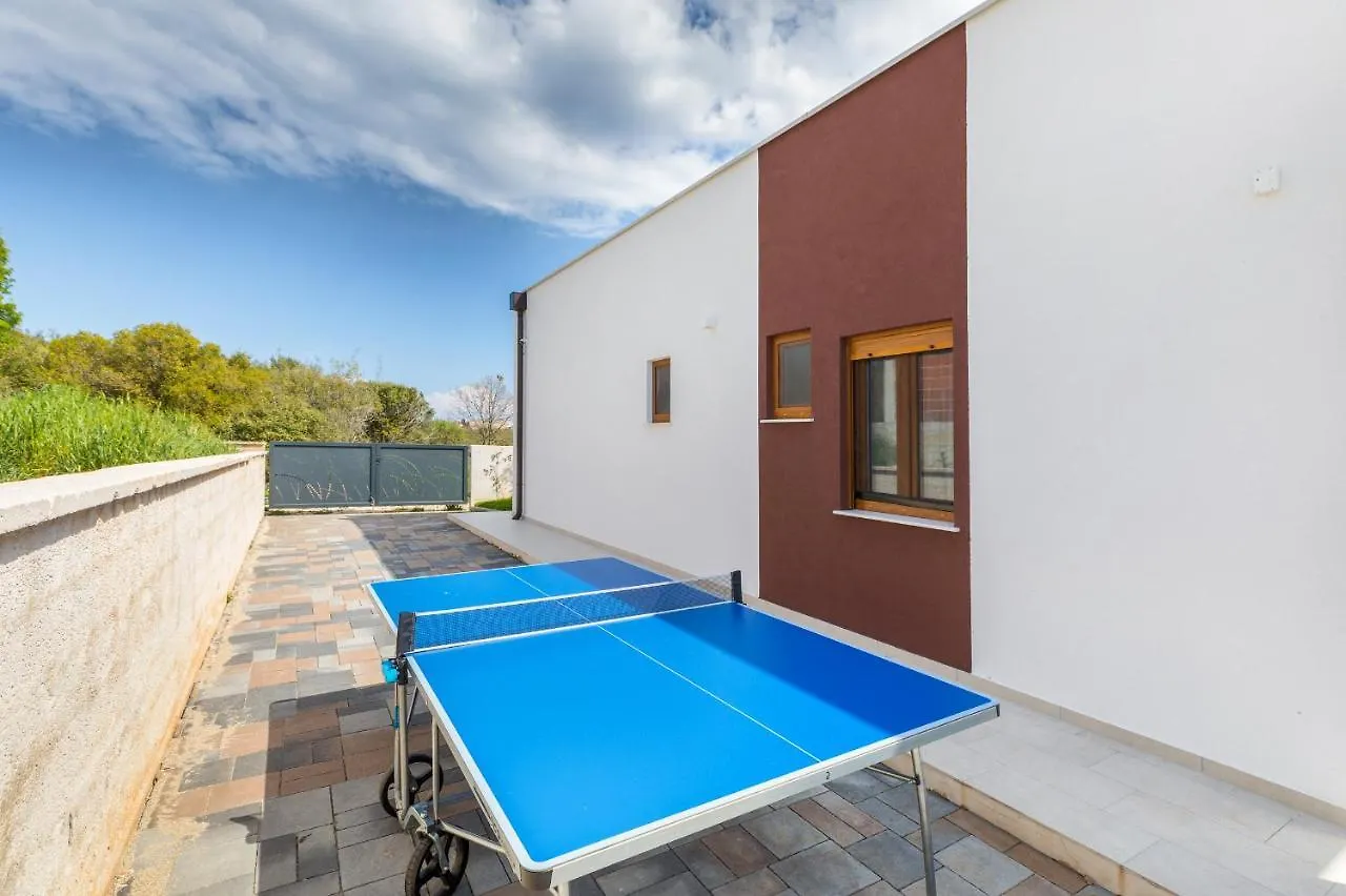 Villa Grofica - Luxury And Romance With Heated Pool, Jacuzzi, Tavern And Proximity To The Sea, Pula - Istria