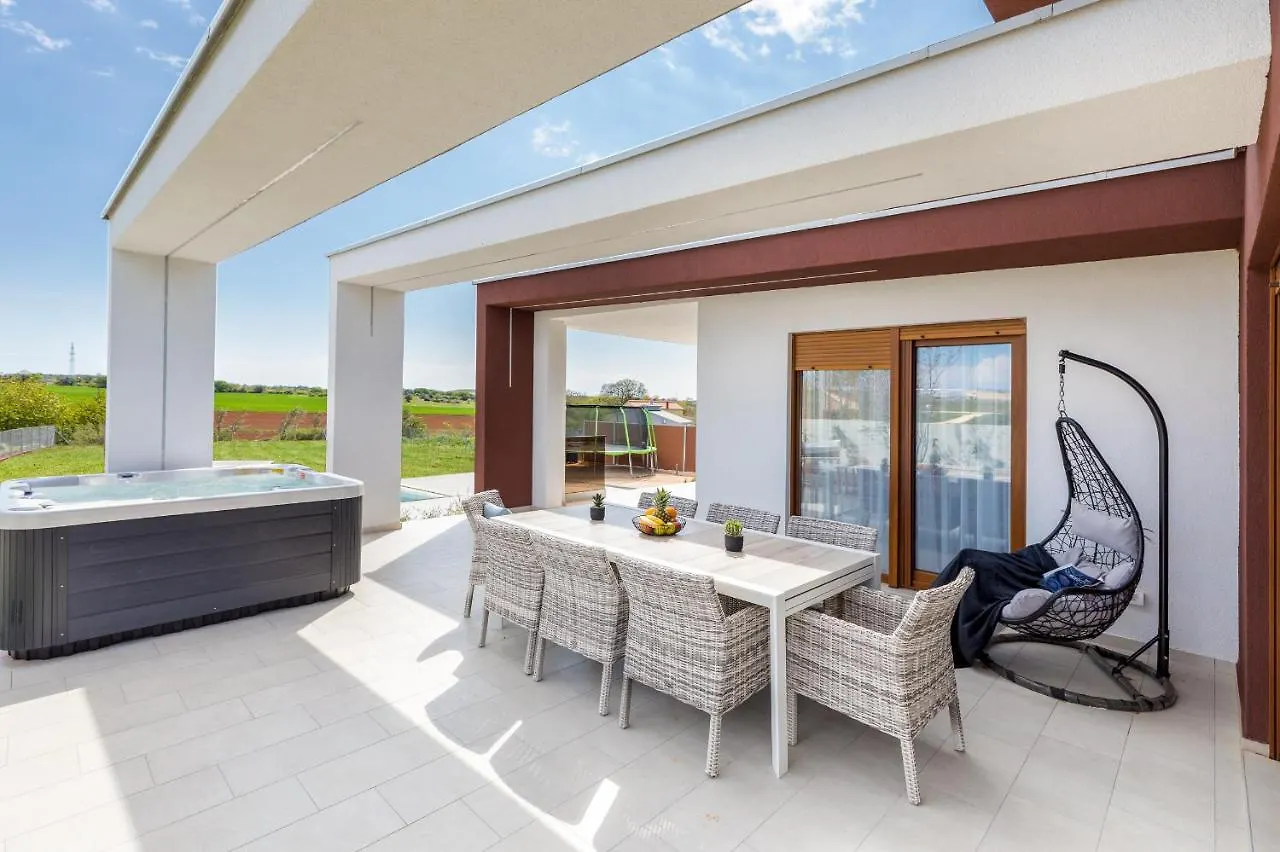 Villa Grofica - Luxury And Romance With Heated Pool, Jacuzzi, Tavern And Proximity To The Sea, Pula - Istria 0*,