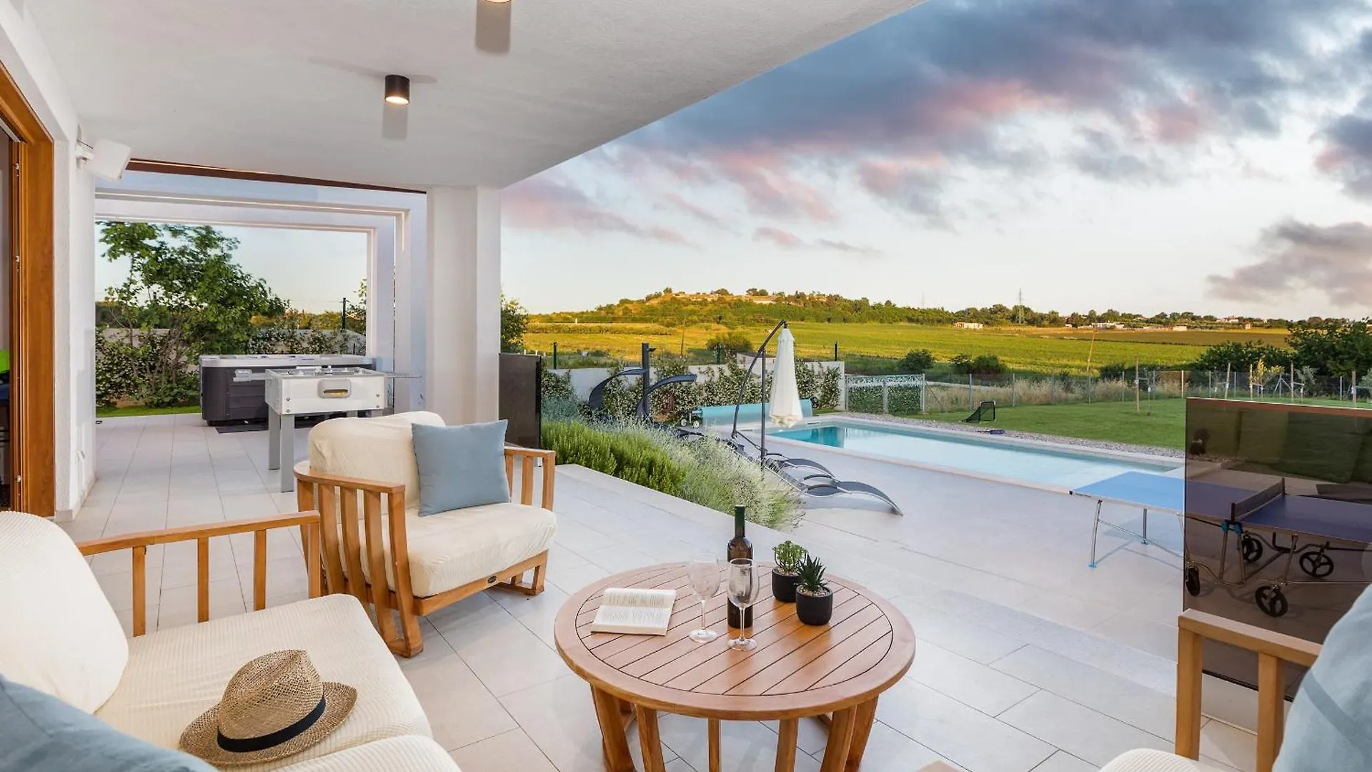 Villa Grofica - Luxury And Romance With Heated Pool, Jacuzzi, Tavern And Proximity To The Sea, Pula - Istria 0*,