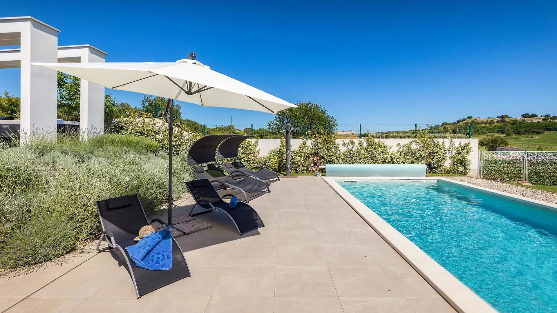 Villa Grofica - Luxury And Romance With Heated Pool, Jacuzzi, Tavern And Proximity To The Sea, Pula - Istria 0*,  קרואטיה