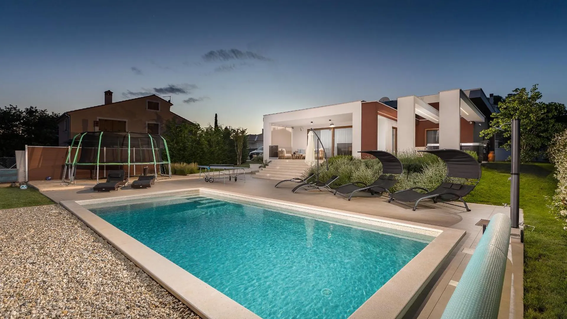 Villa Grofica - Luxury And Romance With Heated Pool, Jacuzzi, Tavern And Proximity To The Sea, Pula - Istria קרואטיה